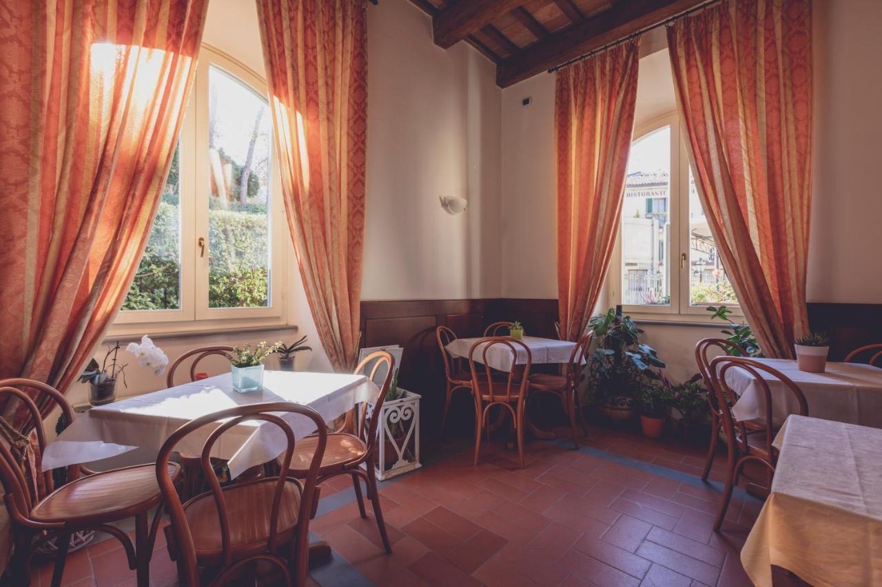 Albergo Ristorante Pasqui Rocca San Casciano Exterior photo